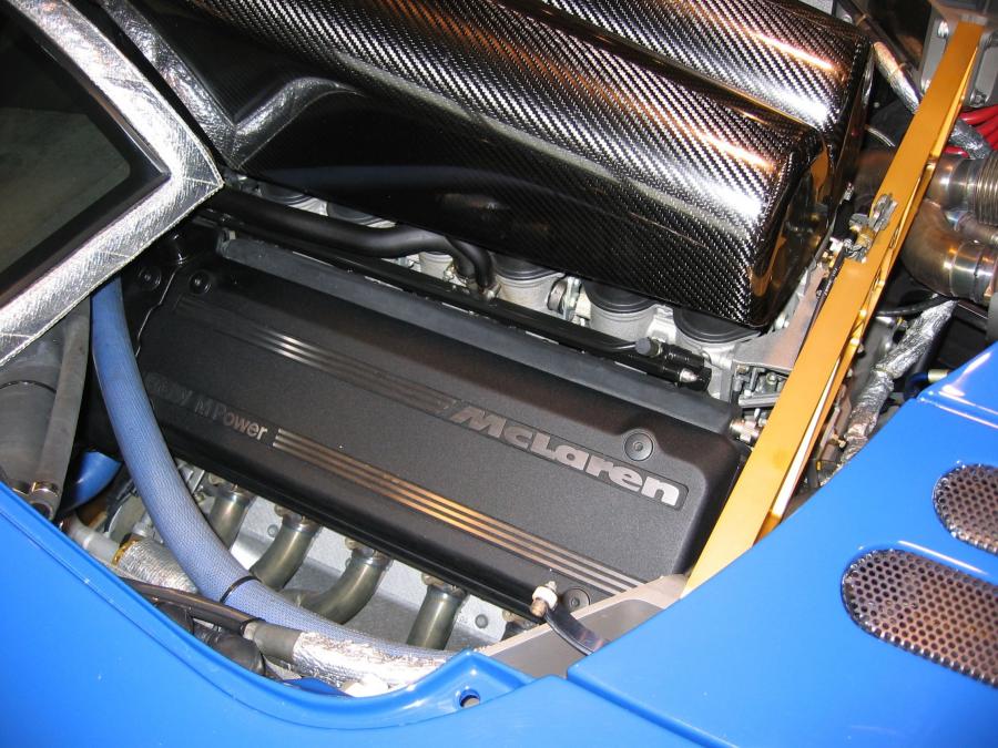 Моторный отсек McLaren F1 1993 года  (фото 60 из 76)